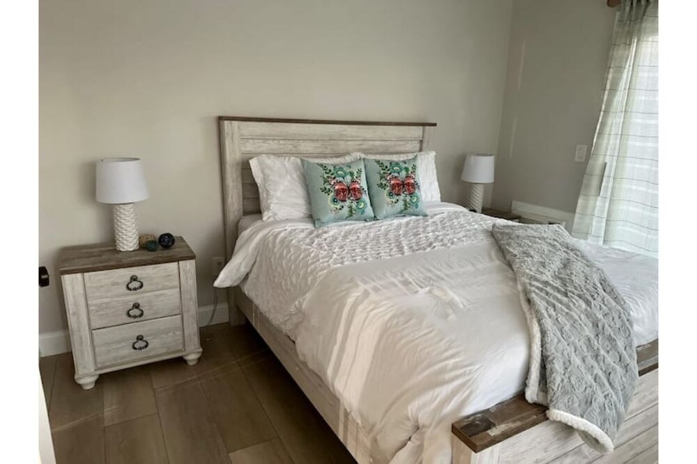 Stylish 2nd floor Ocean Edge condo Brewster Vrbo