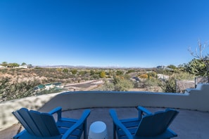 Property grounds - Spacious home w/Sedona views (Cottonwood)