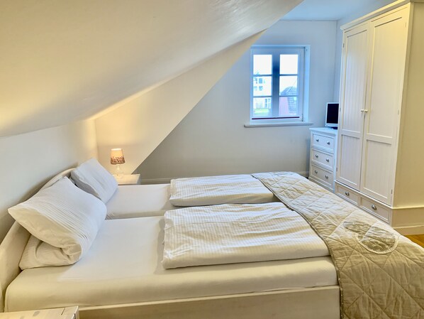 2 chambres, fer et planche à repasser, lit parapluie, Wi-Fi gratuit