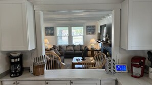 Interior - Charming 2 bedroom cottage 2 blocks from lake (Buckeye Lake)