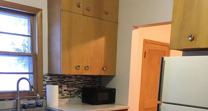 Cozy 2BR Mid Modern home in the Heart of Chisholm MN, homey, vintage stay.