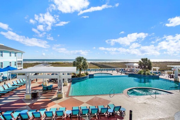 室外游泳池，恒温泳池