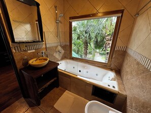 Haartrockner, Seife, Shampoo, Toilettenpapier