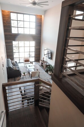 Televisión y monitor de computadora 