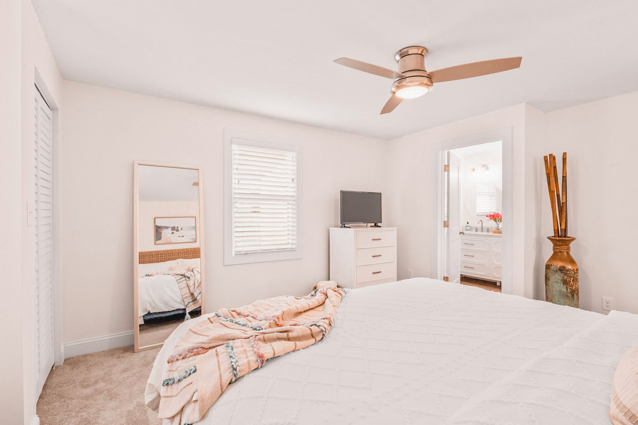 3 dormitorios, tabla de planchar con plancha, wifi gratis y ropa de cama