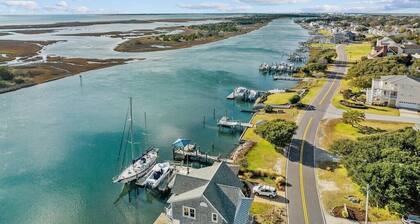 Sunshine Vibes - Coastal Home close to Front St and Local Beaches