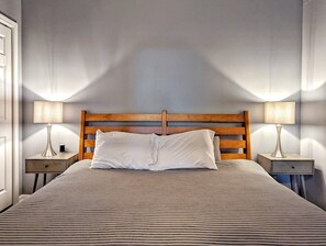 2 makuuhuonetta, silitysrauta/-lauta, Wi-Fi, vuodevaatteet