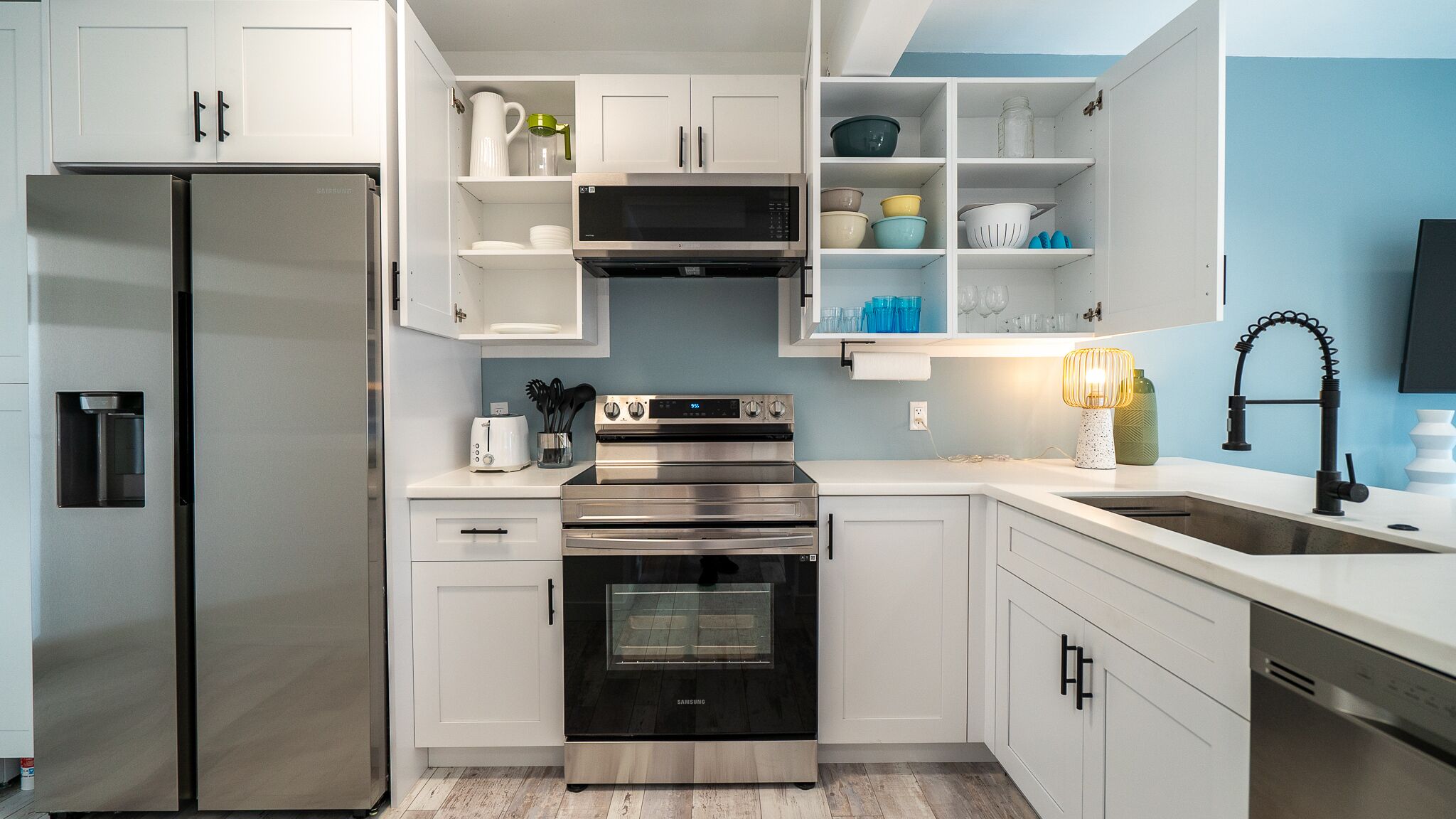 Mia Stylish 1/1 w/ Gated Parking