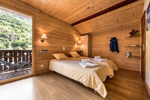 6 bedrooms, WiFi, bed sheets - Chalet Snow Dream in le Bettaix (Les Belleville)
