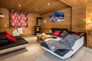 TV, fireplace - Chalet Snow Dream in le Bettaix (Les Belleville)