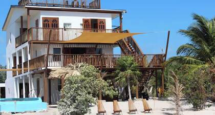 Beachfront Apartment 2 bed 2 bath Ground Level Casa Vista