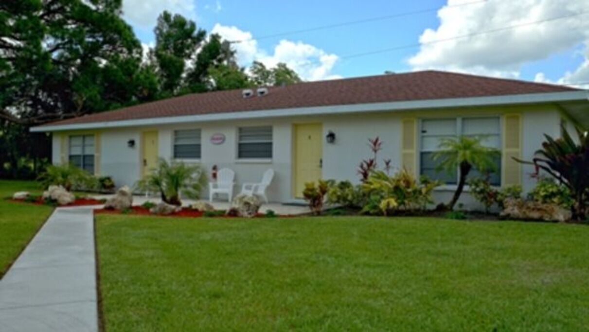 2 BR VILLA SUITE w/ queen bed