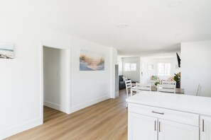 Interior - Beach House w/ Private Pool & Spa mins to beach! (San Diego)