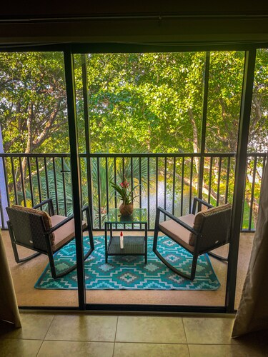 5min Walk to Jupiter Beach From this Cozy Condo