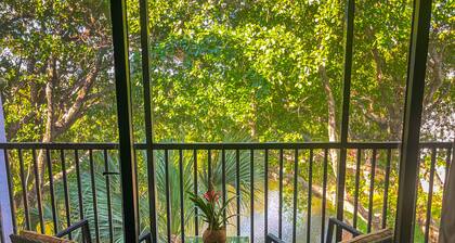 5min Walk to Jupiter Beach From this Cozy Condo