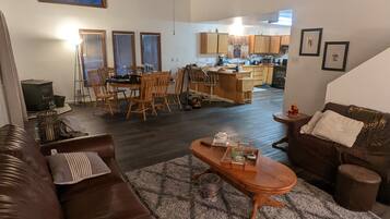 Smart TV, fireplace, DVD player, books