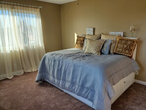 4 makuuhuonetta, Wi-Fi, vuodevaatteet