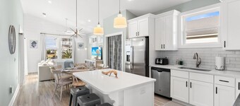 Coastal LUXE| Ocean Views| [Heated] Pool| 3 Kings