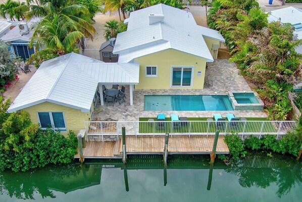 Unclassified image, 1 of 42, button