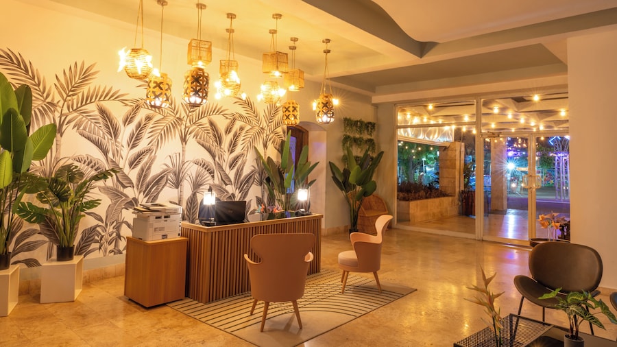 MARINN Tropical Vibes Hotel