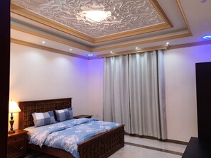 5 habitaciones, tabla de planchar con plancha y wifi gratis