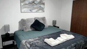 City Apartment | 2 bedrooms, iron/ironing board, bed sheets - 800 M st (Anchorage)