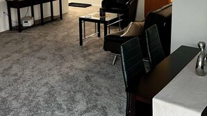 Interior - 800 M st (Anchorage)