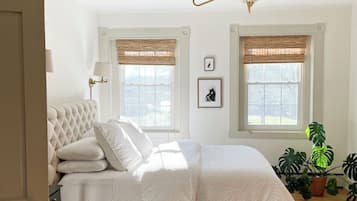 5 habitaciones, tabla de planchar con plancha y cuna de viaje