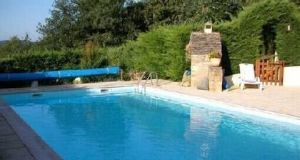 Quiet house near Sarlat with swimming pools