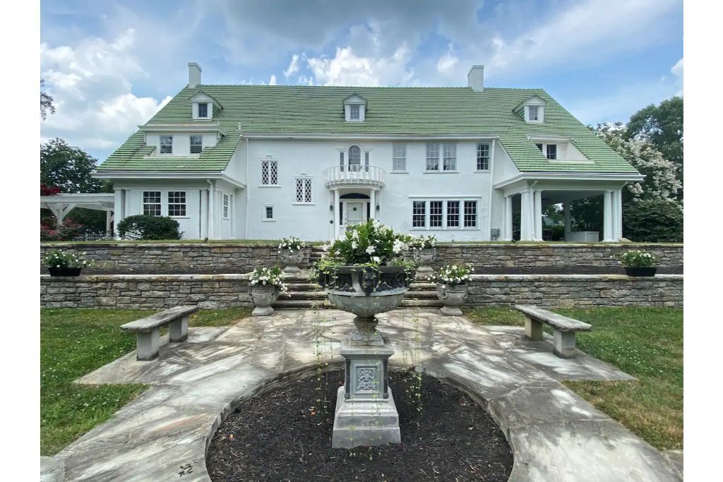Historic 5BR BnB w/Pool, River Views & Event Space