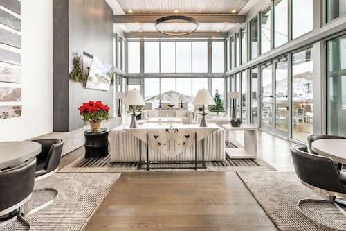Apex 302 | Ski-In/Ski-Out | Mtn View | Private Hot Tub | Pool