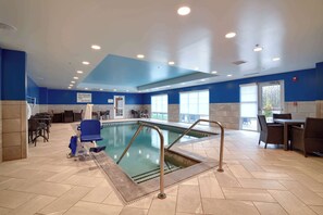 Indoor pool - Hampton Inn Lincoln White Mountains (Lincoln)