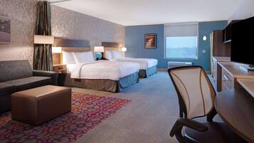 开间套房, 2 张大床, 无障碍, 浴缸 | 遮光窗帘、免费 WiFi、床单