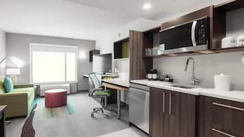 Suite, 1 chambre | Cuisine privée | Grand réfrigérateur, micro-ondes, lave-vaisselle, cafetière/bouilloire