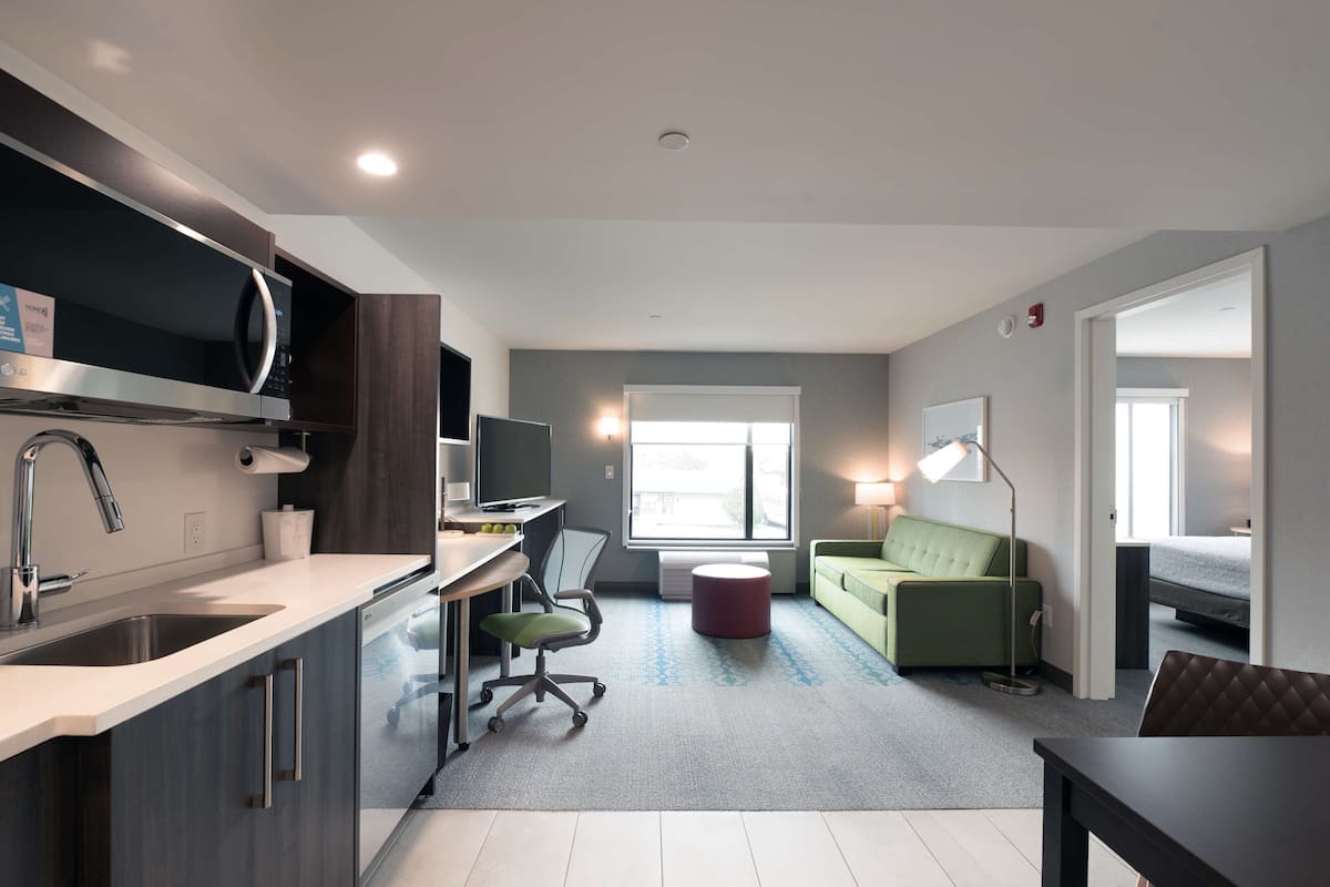 suite, 1 bedroom | 1 bedroom, in-room safe, desk, laptop workspace