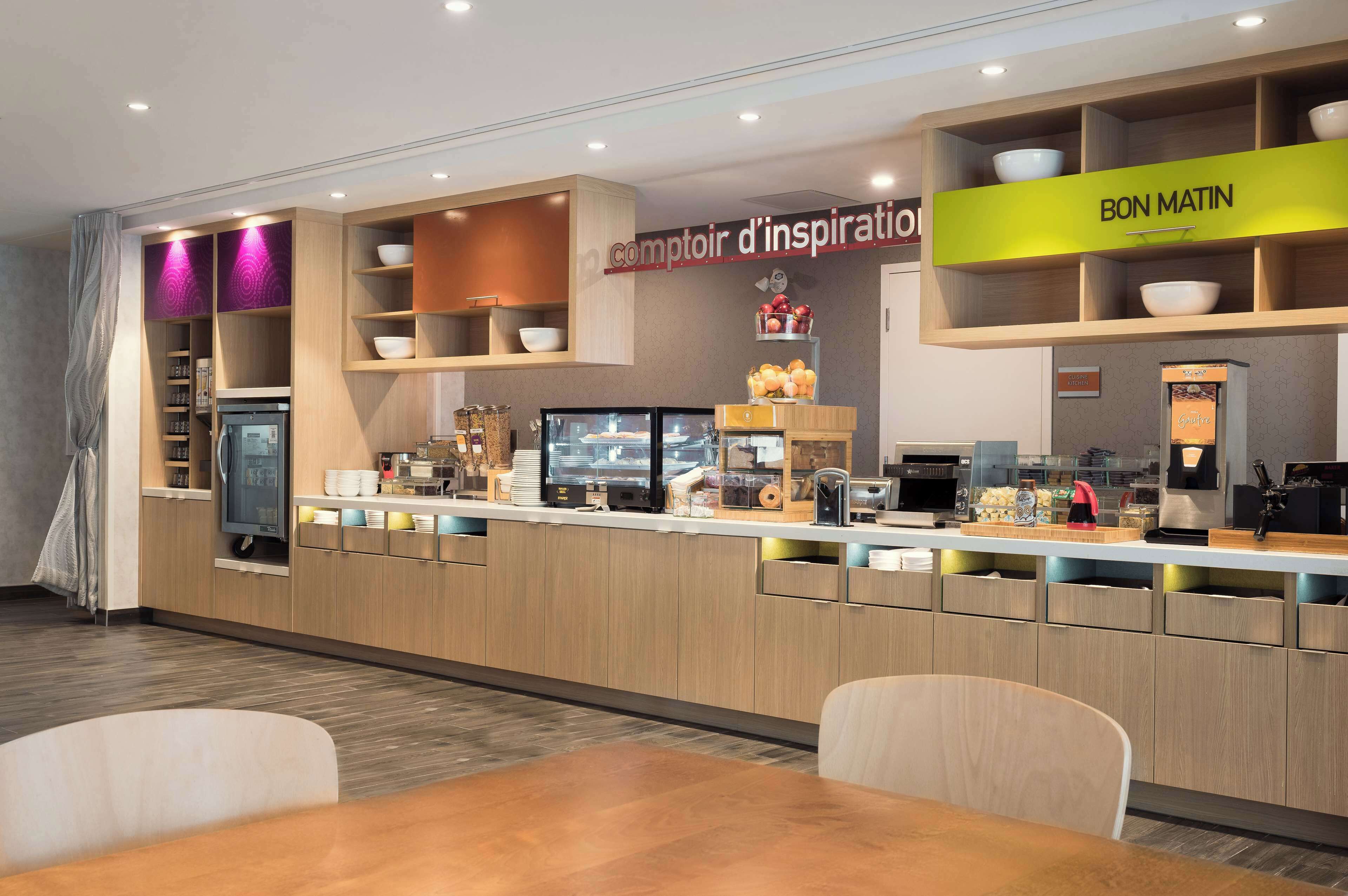 free daily continental breakfast