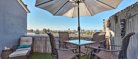 تناول الطعام بالخارج