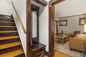 Interior - •King Bed•Full Kitchen•Self Check-In•Parking•UofR (Rochester)