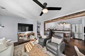 智能電視、壁爐