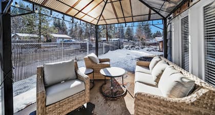 Burney Falls Bungalow - Comfy Atmosphere - Great Location!