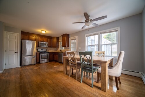 Cozy summer house 4 bed & 2 baths - Weekly rental