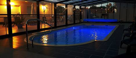Piscina coperta, piscina all'aperto