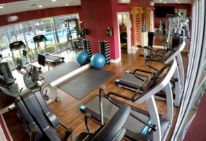 Fitness facility - Best location! 4 bedroom home, 10 min from Disney! Book now! (Kissimmee)