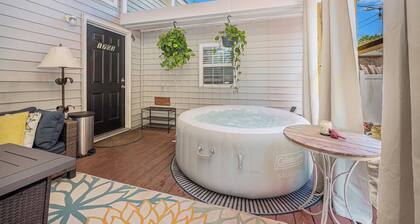 Pet Friendly & Convenient 2 Bedroom with private fenced in yard and Hottub