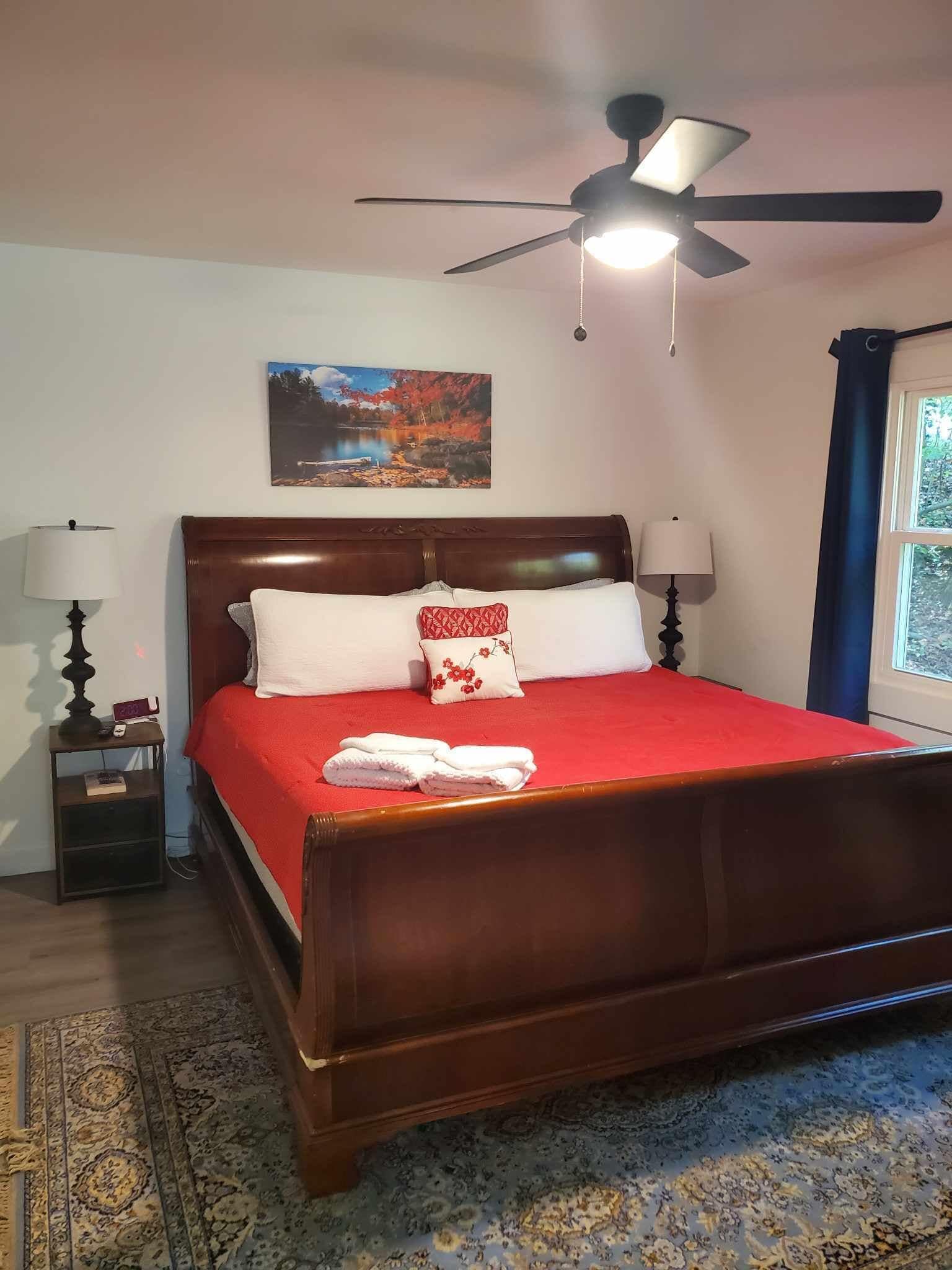 4 bedrooms, desk, iron/ironing board, free WiFi