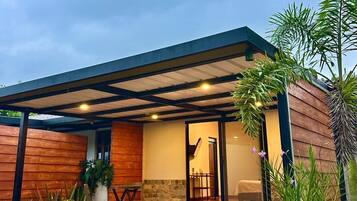 Deluxe Single Room | 5 bedrooms, Egyptian cotton sheets, premium bedding, down comforters