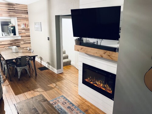 Newly remodeled KCMO Bungalow, near Plaza & Westport in Kansas City