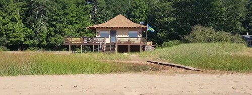 Beachhouse On Beautiful Sand Beach Near Escanaba