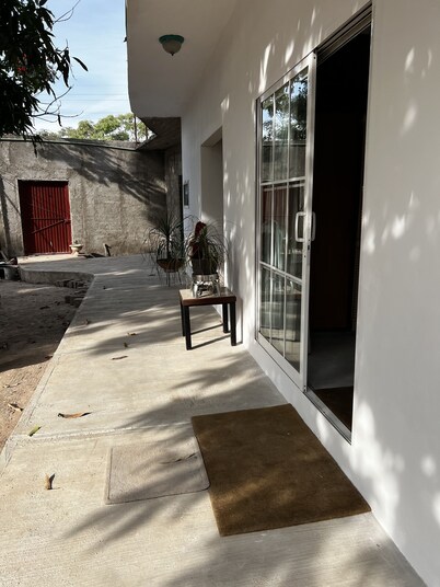 New Studio Apartment w/ huge patio + AC