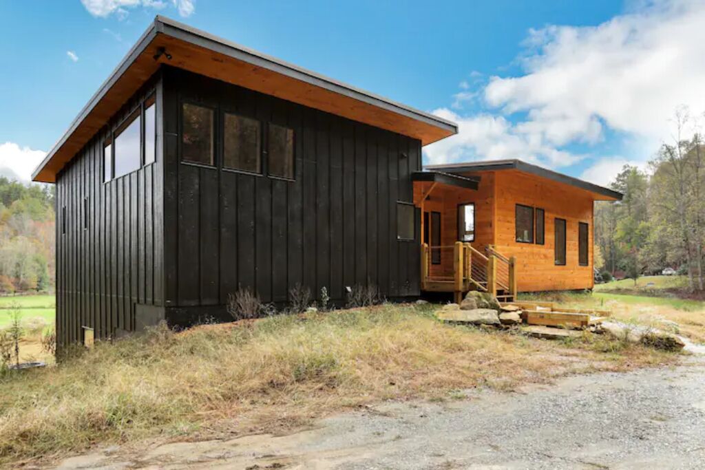 Ellijay Creek Front Modern Cabin on 7 Acres